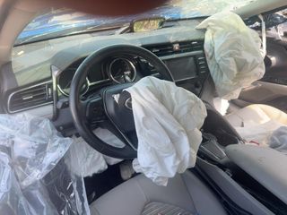 2019 Toyota Camry SE - Interior Full Dashboard Image